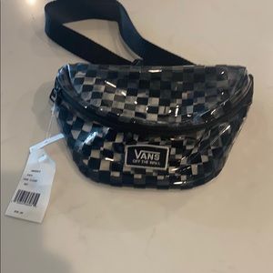 Vans fannypack tags on